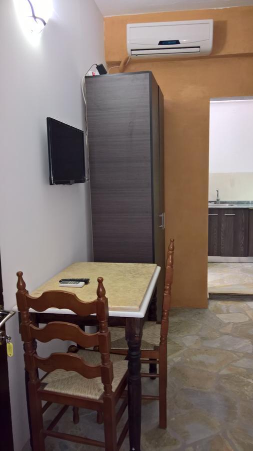 Sotiroulis Apartments เนอา เมซางกาลา ภายนอก รูปภาพ
